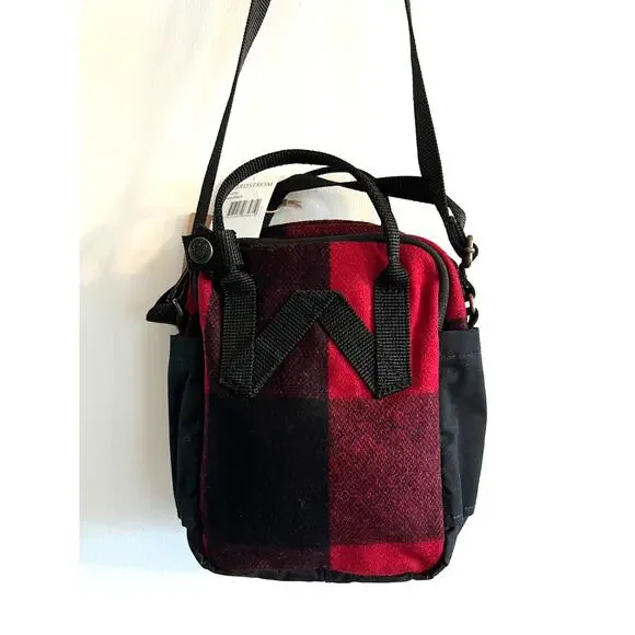 NWT Fjallraven Kanken Mini Bag Crossbody Shoulder Bag RED/BLACK. - Picture 2 of 6